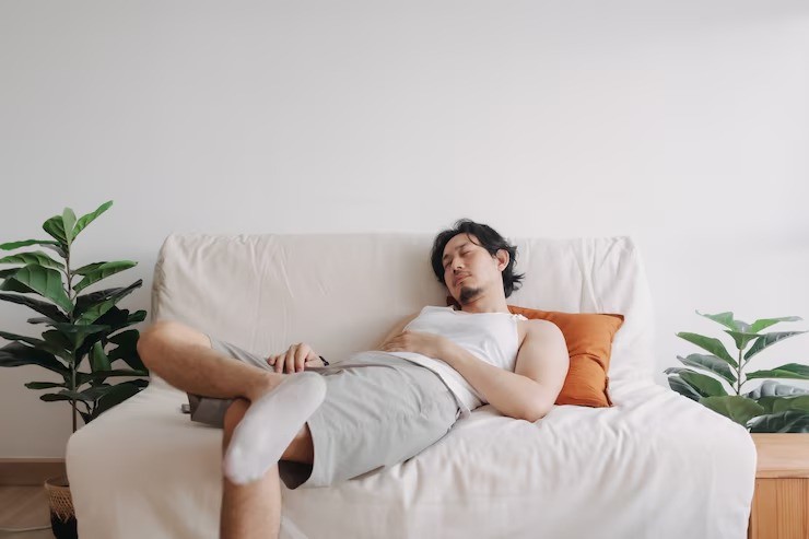 malas sosial, social laziness, kesehatan mental, ibu muda kesepian, cara mengatasi isolasi sosial, depresi pasca persalinan, koneksi sosial penting, kecerdasan emosional, empati menurun, otak dan interaksi sosial